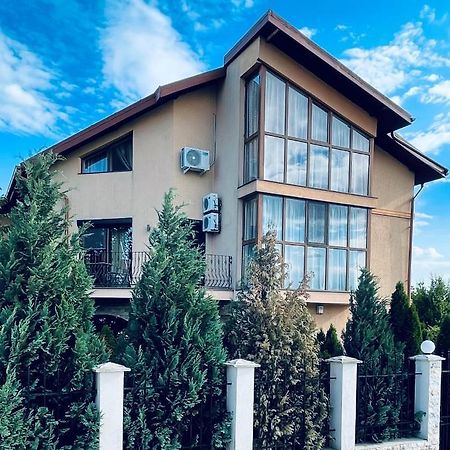 Ami Residence Bucharest Airport,Therme&Free Parking 奥托佩尼 外观 照片