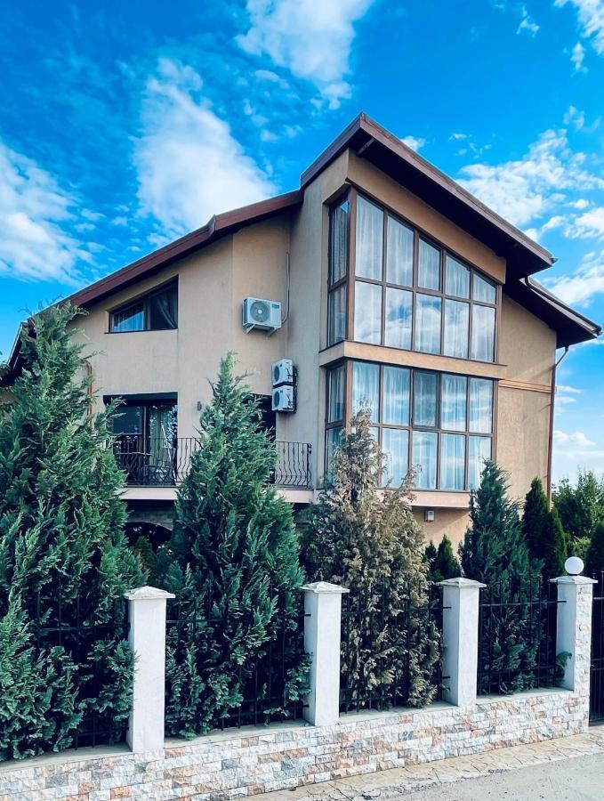 Ami Residence Bucharest Airport,Therme&Free Parking 奥托佩尼 外观 照片