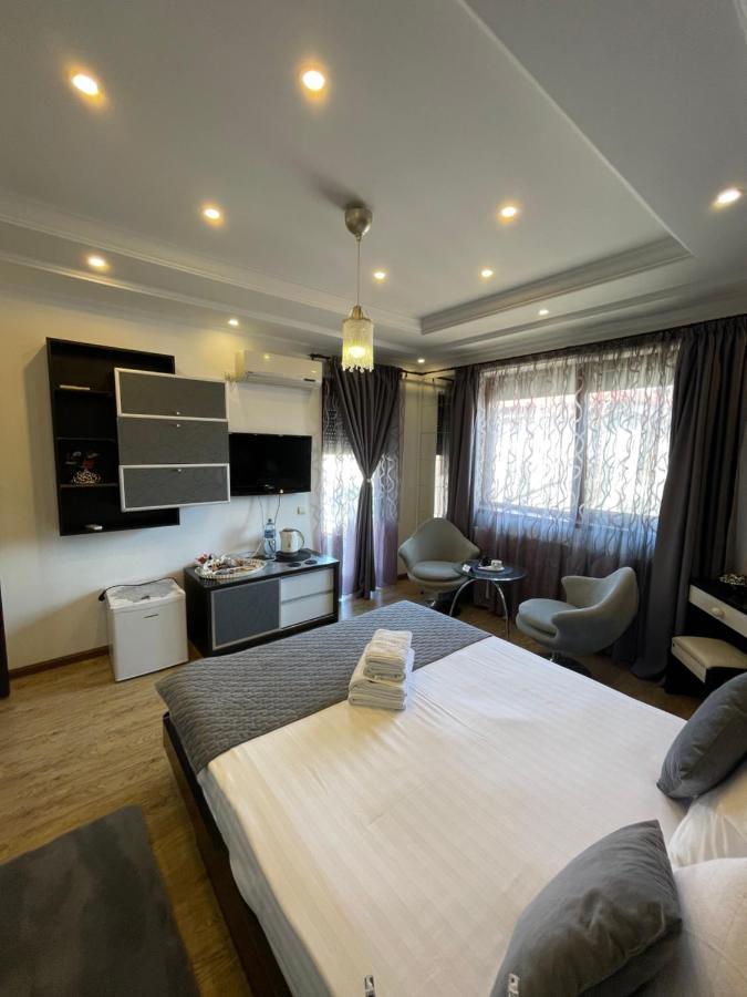Ami Residence Bucharest Airport,Therme&Free Parking 奥托佩尼 外观 照片