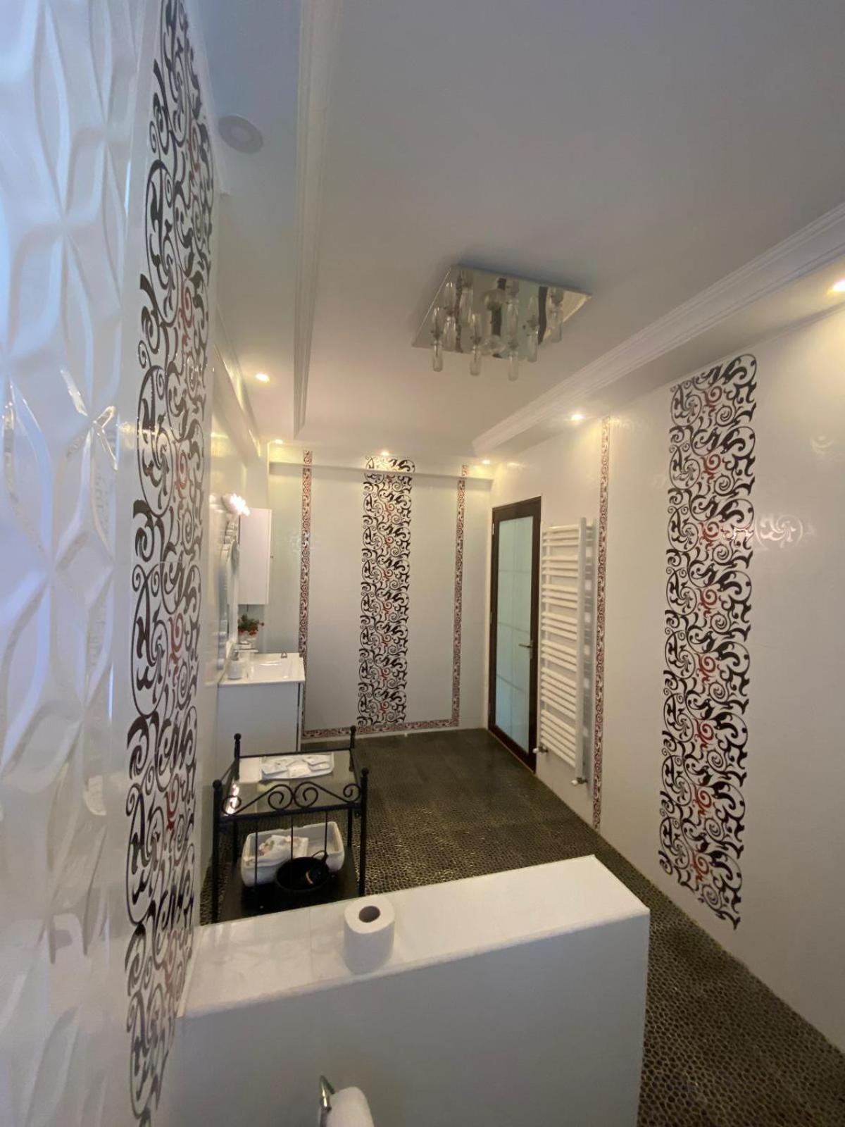 Ami Residence Bucharest Airport,Therme&Free Parking 奥托佩尼 外观 照片